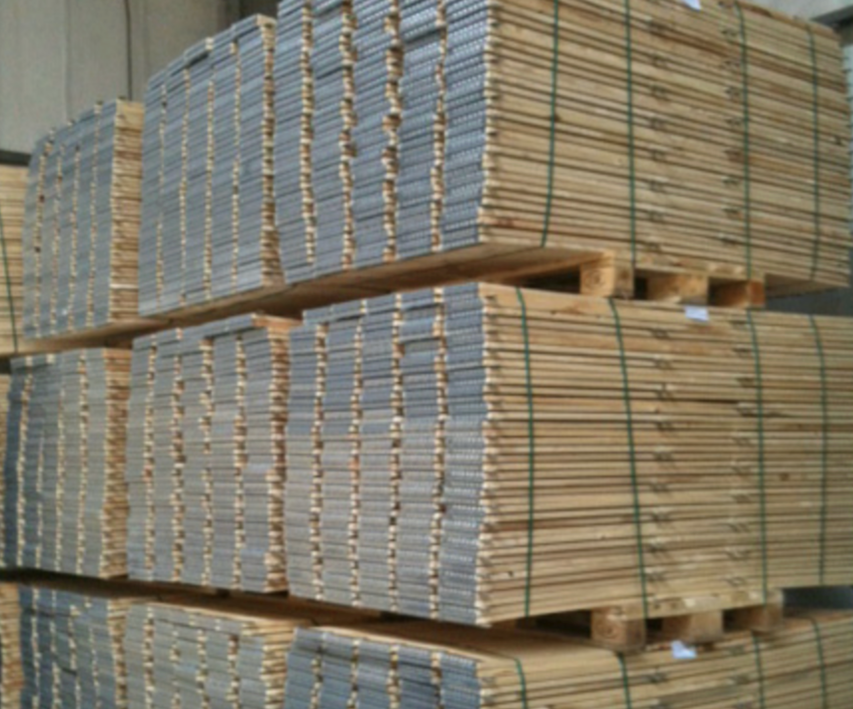 achetez une rehausse de palette en ligne au Canada fabriquee localement vente service piece charniere planche reparation location