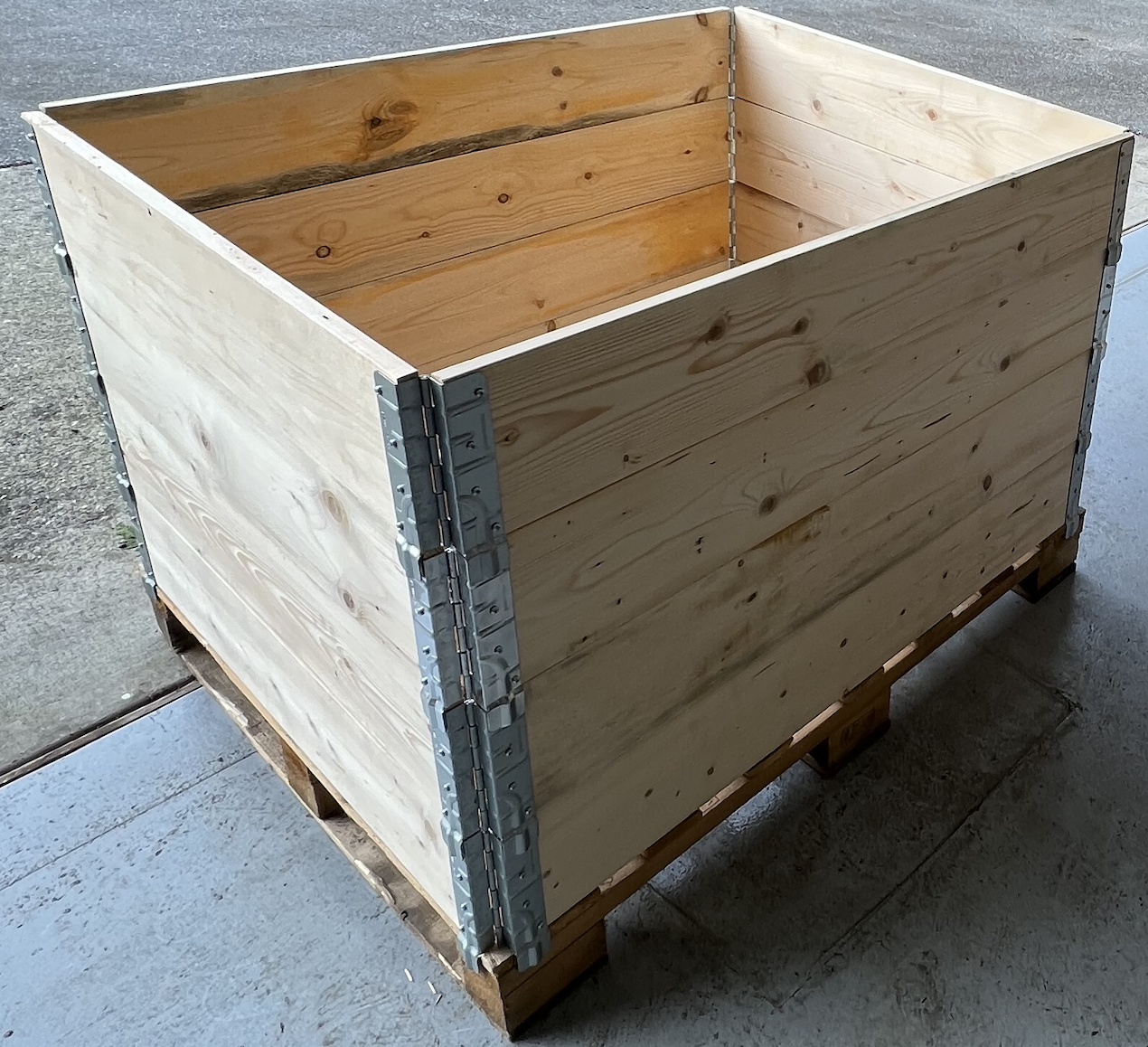 industry standard size pallet collars that are ispm 15 certified for importing and exporting products in canada